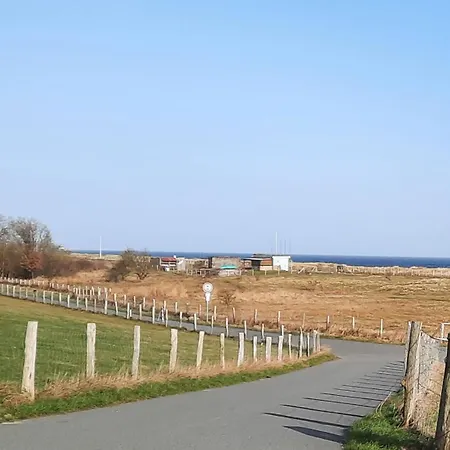 Surf Shack 1 - Nah Am Meer, Wlan, Gemeinschaftsgarten, Surfschule, Naturstrand, Parkplatz, Radfahrweg, Promenade In 10 Minuten Erreichbar, Stopover Puttgarden