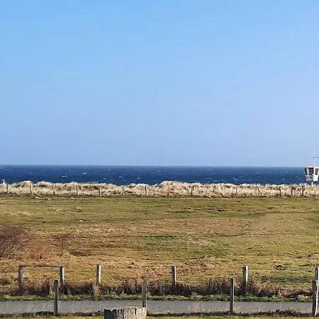 Surf Shack 1 - Nah Am Meer, Wlan, Gemeinschaftsgarten, Surfschule, Naturstrand, Parkplatz, Radfahrweg, Promenade In 10 Minuten Erreichbar, Stopover Puttgarden 別荘